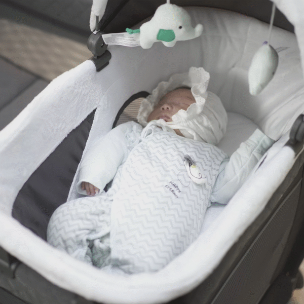 👶 All-in-One Nursery Center: Unisex Baby Playard with Bassinet & Changing Table, 0-36 Months 🌟 - Image 10